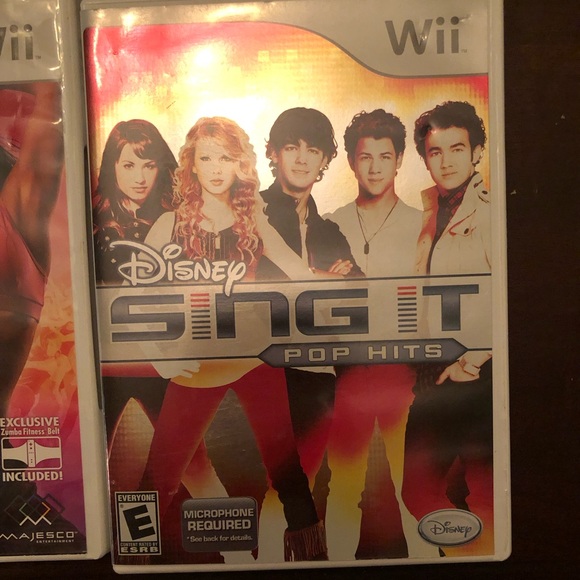 Nintendo Wii Console with White Controllers and Games - NO CORDS - UNTESTED - Picture 5 of 11